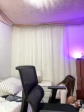 Snapshot of lilian_prada chatting on 10, 5, 2026 lilian prada online show from 10, 5, 2026