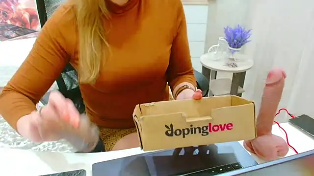 EveLove33 online show from 9, 3, 2026