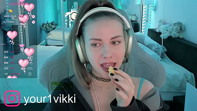 Snapshot of Vikki_Cheese chatting on 16, 12, 2024 Vikki Cheese online show from 16, 12, 2024