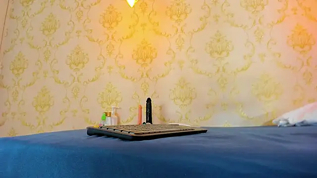 BRITANY WELLS  online show from 18, 11, 2025