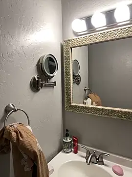 Snapshot of demonslayerr999 chatting on 2, 12, 2024 demonslayerr999 online show from 2, 12, 2024