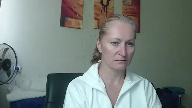 AmellyGrand online show from 17, 4, 2026