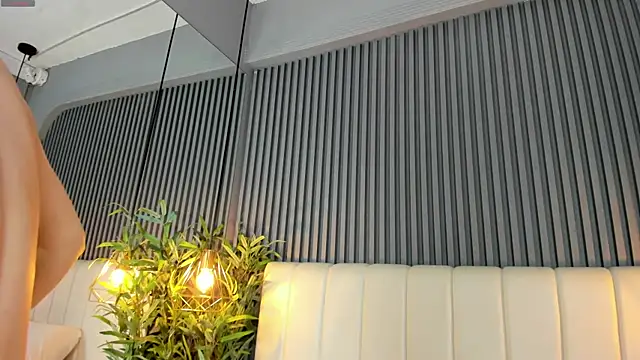 SaraRiley online show from 14, 12, 2025