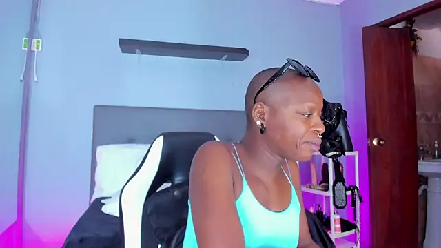 Snapshot of Coco_Kiss chatting on 7, 10, 2025 Coco Kiss online show from 7, 10, 2025