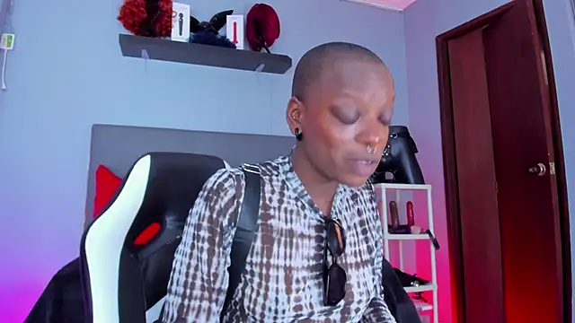 Snapshot of Coco_Kiss chatting on 24, 11, 2025 Coco Kiss online show from 24, 11, 2025