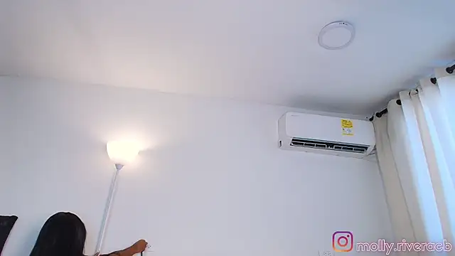 mollyrivera online show from 18, 12, 2025