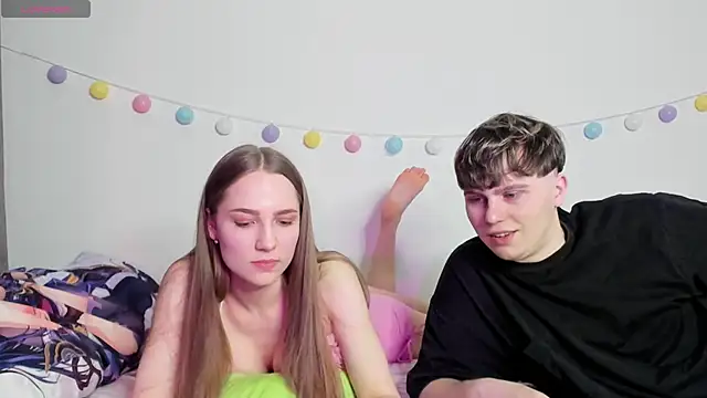 Emily and Ilumi online show from 4, 1, 2025