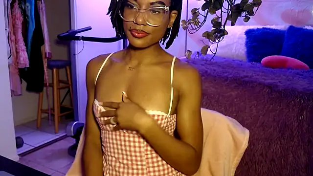 Snapshot of CocoSage chatting on 4, 12, 2025 CocoSage online show from 4, 12, 2025