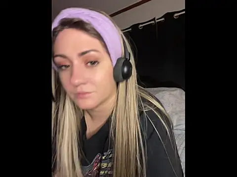 MimiLiciax online show from 18, 5, 2026