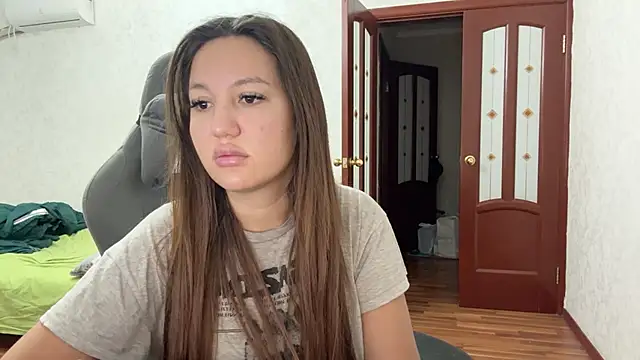 Nelly Fischer online show from 11, 12, 2024