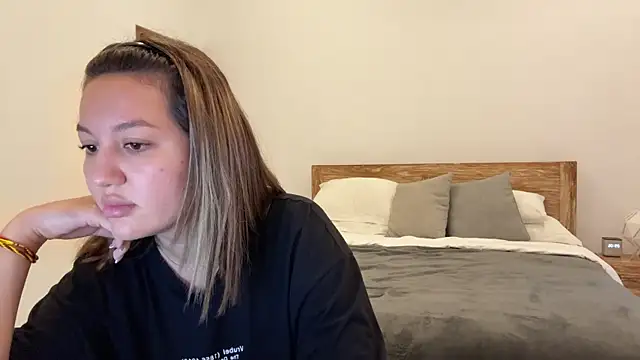 Nelly Fischer online show from 15, 9, 2025