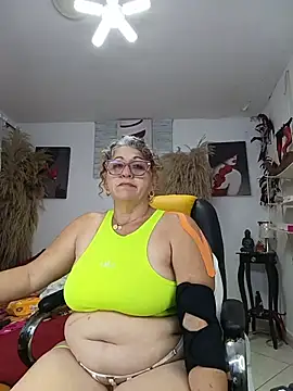 Snapshot of evelin_hott chatting on 25, 5, 2026 evelin hott online show from 25, 5, 2026