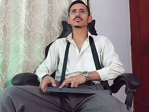 Snapshot of HomeAloneK chatting on 26, 5, 2026 HomeAloneK online show from 26, 5, 2026