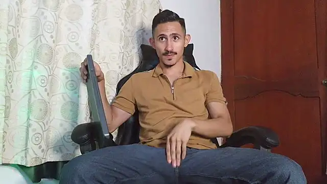 Snapshot of HomeAloneK chatting on 16, 6, 2026 HomeAloneK online show from 16, 6, 2026
