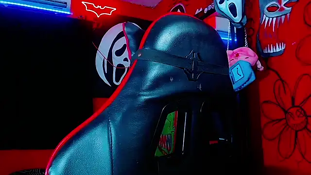 HugeDanex online show from 31, 3, 2026