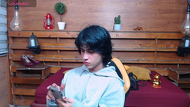 Snapshot of alex_477 chatting on 25, 6, 2026 alex 477 online show from 25, 6, 2026