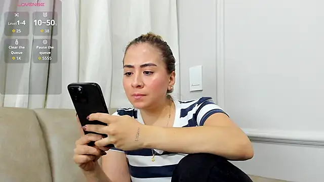 Lia walton online show from 28, 11, 2025