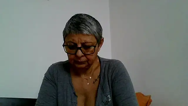 roseblak42 online show from 8, 1, 2026