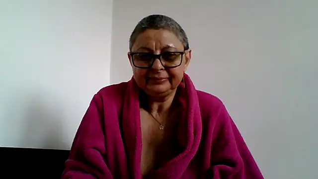 roseblak42 online show from 13, 4, 2026