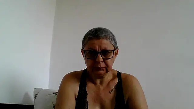 roseblak42 online show from 2, 7, 2026