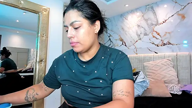 Snapshot of kiana_cream chatting on 6, 2, 2026 kiana cream online show from 6, 2, 2026