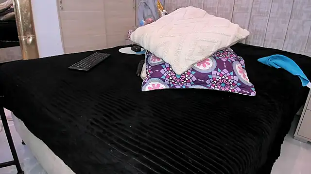 Snapshot of kiana_cream chatting on 18, 2, 2026 kiana cream online show from 18, 2, 2026