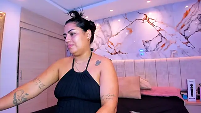 Snapshot of kiana_cream chatting on 2, 5, 2026 kiana cream online show from 2, 5, 2026