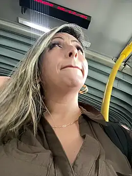 Snapshot of _Abril-Office1 chatting on 18, 12, 2024 Abril-Office1 online show from 18, 12, 2024