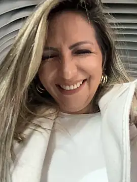 Snapshot of _Abril-Office1 chatting on 27, 12, 2024 Abril-Office1 online show from 27, 12, 2024