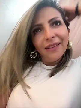 Snapshot of _Abril-Office1 chatting on 27, 12, 2024 Abril-Office1 online show from 27, 12, 2024