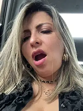 Snapshot of _Abril-Office1 chatting on 3, 1, 2025 Abril-Office1 online show from 3, 1, 2025