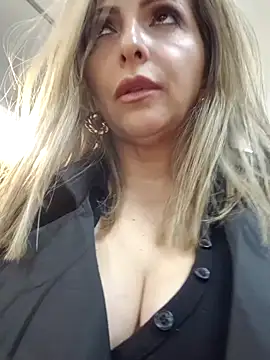 Snapshot of _Abril-Office1 chatting on 6, 2, 2025 Abril-Office1 online show from 6, 2, 2025