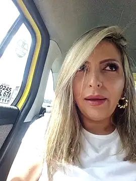 Snapshot of _Abril-Office1 chatting on 10, 2, 2025 Abril-Office1 online show from 10, 2, 2025