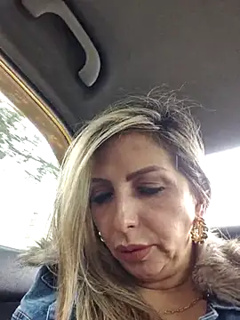 Snapshot of _Abril-Office1 chatting on 11, 3, 2025 Abril-Office1 online show from 11, 3, 2025