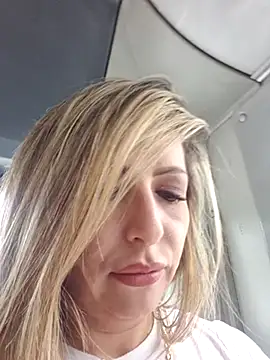 Snapshot of _Abril-Office1 chatting on 20, 3, 2025 Abril-Office1 online show from 20, 3, 2025