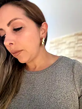 Snapshot of _Abril-Office1 chatting on 30, 9, 2025 Abril-Office1 online show from 30, 9, 2025