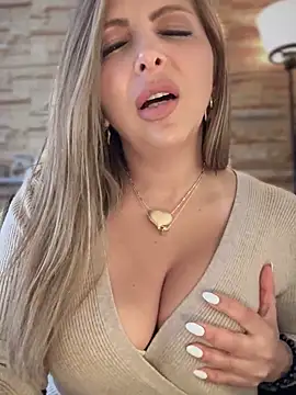 Snapshot of _Abril-Office1 chatting on 6, 10, 2025 Abril-Office1 online show from 6, 10, 2025