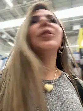 Snapshot of _Abril-Office1 chatting on 18, 11, 2025 Abril-Office1 online show from 18, 11, 2025