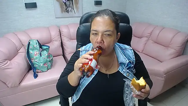 Penelope Nipples  online show from 10, 3, 2025