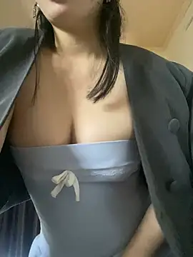 Ruby bear online show from 21, 12, 2024