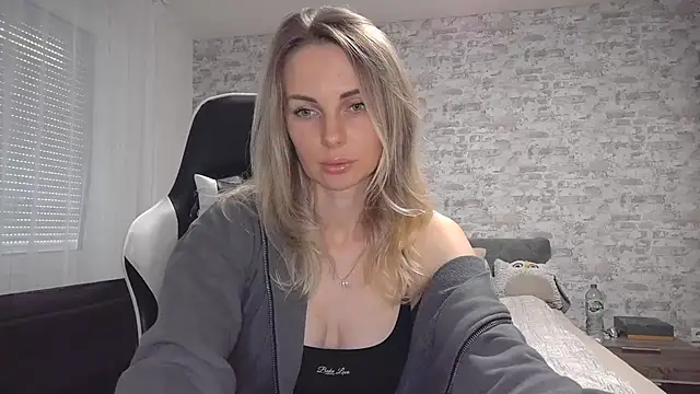 Snapshot of AlissonBia chatting on 2, 10, 2025 AlissonBia online show from 2, 10, 2025