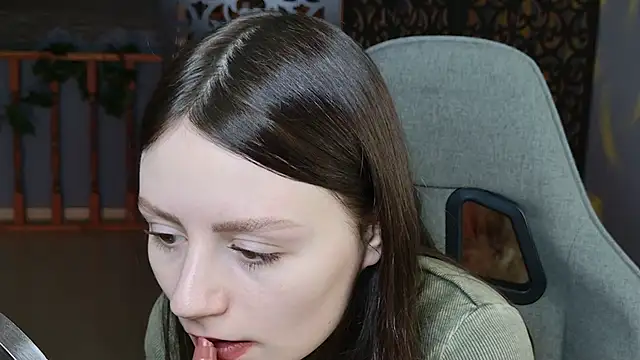 Snapshot of VeliraBraitberg chatting on 5, 2, 2025 VeliraBraitberg online show from 5, 2, 2025