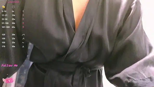 Snapshot of LaraSkinny chatting on 10, 6, 2026 LaraSkinny online show from 10, 6, 2026