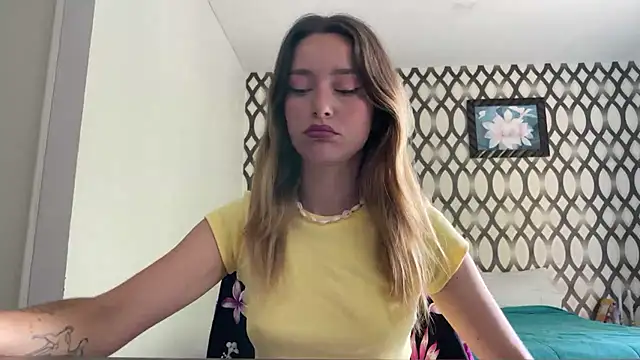 SirenaBelle online show from 2, 2, 2025