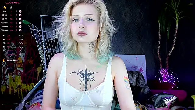 Snapshot of little_grinch666 chatting on 25, 1, 2025 little grinch666 online show from 25, 1, 2025