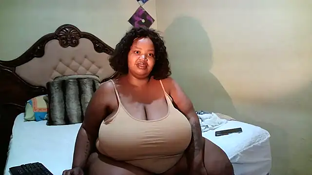 Snapshot of HOTBIGMELONSxx chatting on 9, 6, 2026 HOTBIGMELONSxx online show from 9, 6, 2026