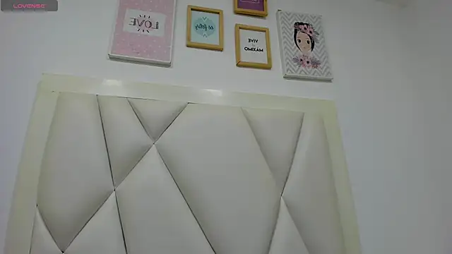 atilanadiaz7 online show from 12, 2, 2026