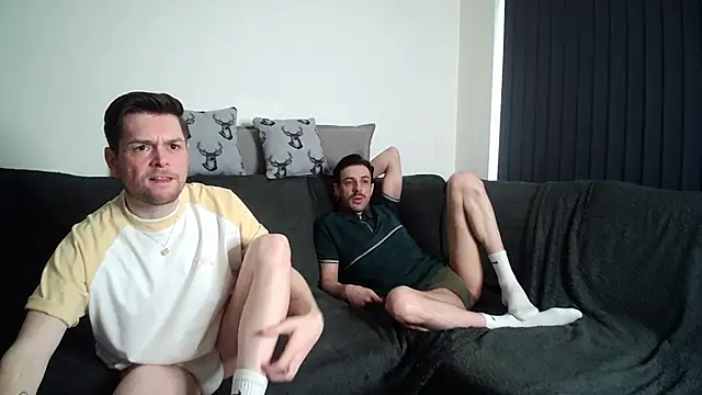 twotwinkhusbandss online show from 4, 4, 2026