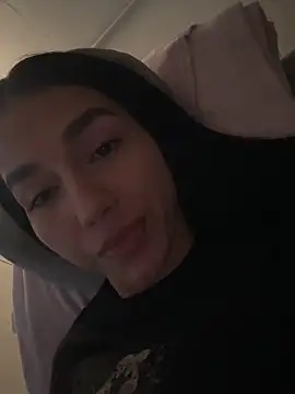 Snapshot of Lia_issabella chatting on 22, 10, 2025 Lia issabella online show from 22, 10, 2025