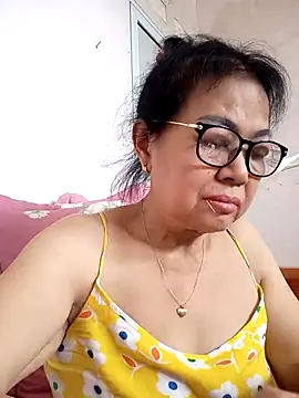 Snapshot of Hotestlove chatting on 9, 4, 2026 Hotestlove online show from 9, 4, 2026